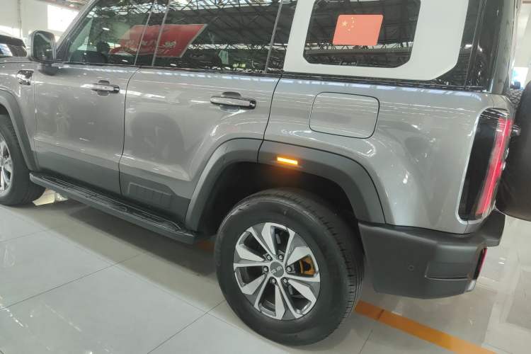 Used BAIC Off-Road BJ40 2024 2.0T All-New Urban Hunter Edition Ultimate Version Left Side