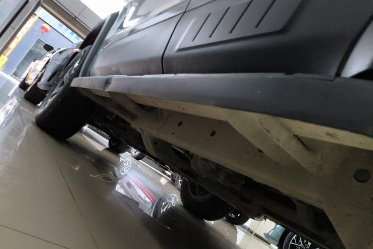 Used BAIC Off-Road BJ40 2024 2.0T All-New Urban Hunter Edition Chivalrous Style Left Side Sill