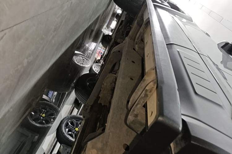 Used BAIC Off-Road BJ40 2024 2.0T All-New Urban Hunter Edition Pioneer Type Left Side Sill