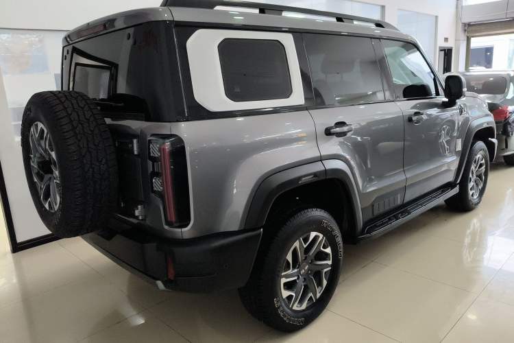 Used BAIC Off-Road BJ40 2024 2.0T All-New Urban Hunter Edition Chivalrous Style Rear Right 45 Deg