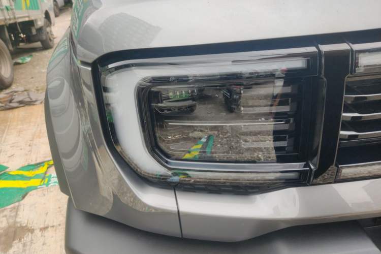 Used BAIC Off-Road BJ40 2024 2.0T All-New Urban Hunter Edition Chivalrous Style Right Front Headlight