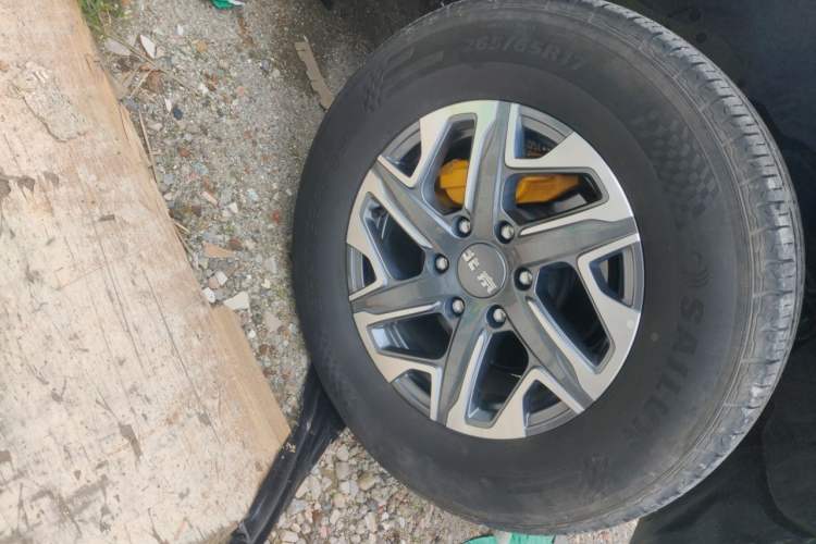 Used BAIC Off-Road BJ40 2024 2.0T All-New Urban Hunter Edition Chivalrous Style Right Front Wheel Hub