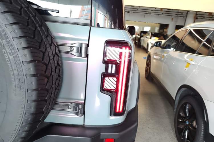 Used BAIC Off-Road BJ40 2024 2.0T All-New Blade Hero Edition Climber Right Rear Taillight
