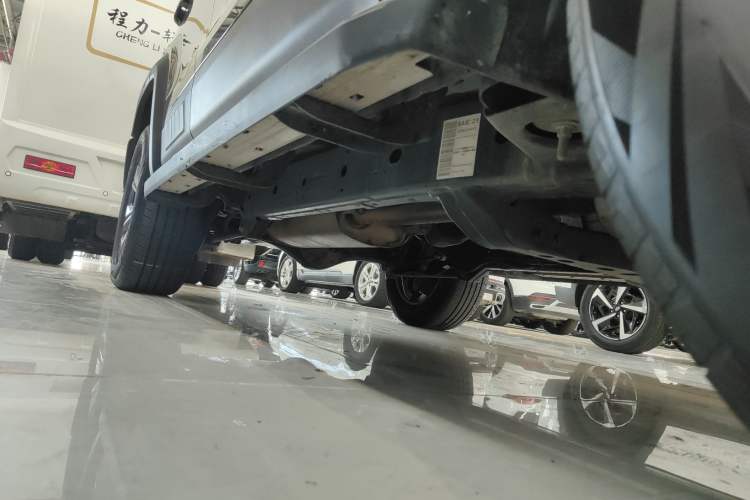 Used BAIC Off-Road BJ40 2024 2.0T All-New Urban Hunter Edition Ultimate Version Right Side Sill
