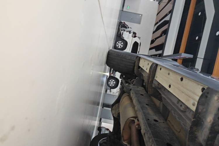 Used BAIC Off-Road BJ40 2024 2.0T All-New Urban Hunter Edition Chivalrous Style Right Side Sill