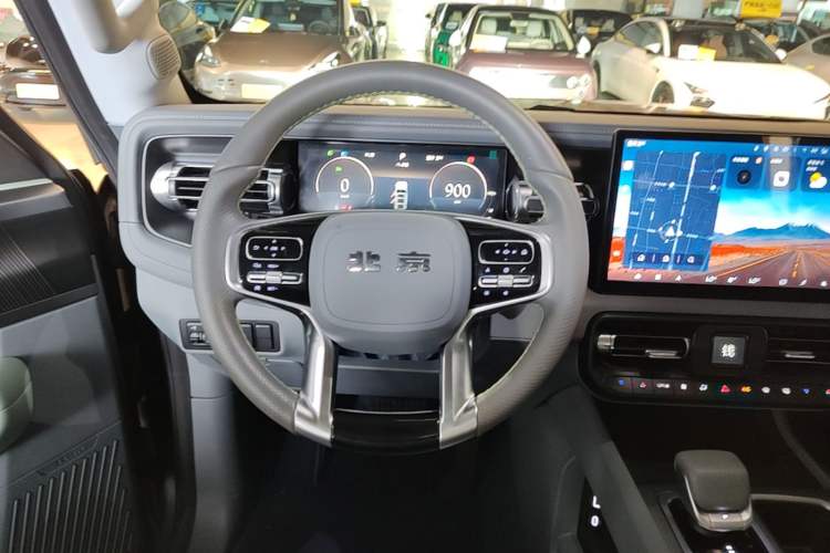 Used BAIC Off-Road BJ40 2024 2.0T All-New Blade Hero Edition Climber Steering Wheel