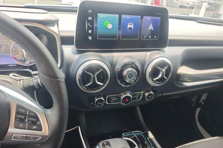 Used BAIC Off-Road BJ40 2024 2.0T Urban Hunter Honor Edition Audio And AC Panel