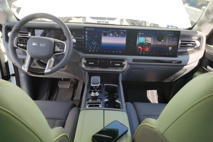 Used BAIC Off-Road BJ40 2024 2.0T All-New Urban Hunter Edition Ultimate Version Center Console