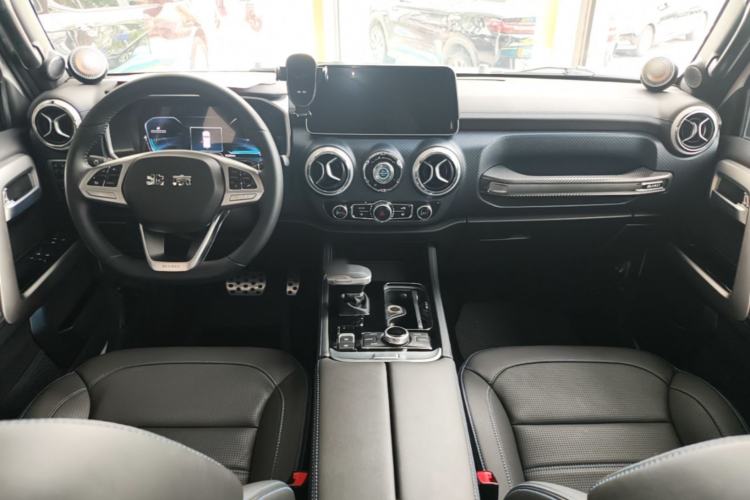 Used BAIC Off-Road BJ40 2024 2.0T Urban Hunter Honor Edition Center Console