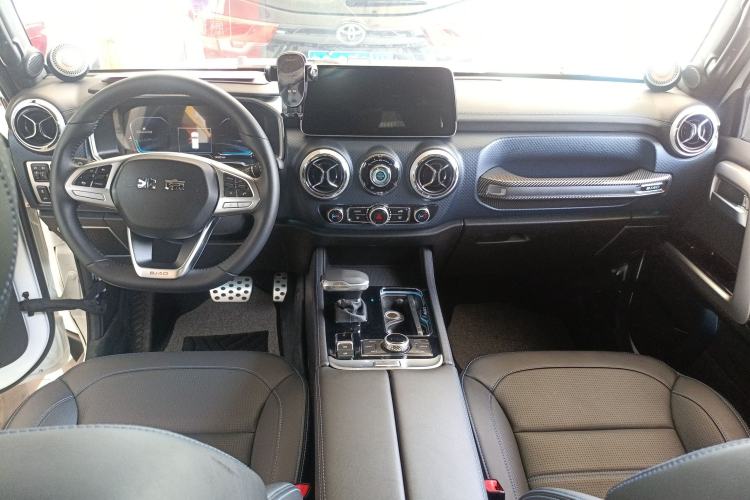 Used BAIC Off-Road BJ40 2024 2.0T Urban Hunter Honor Edition Center Console