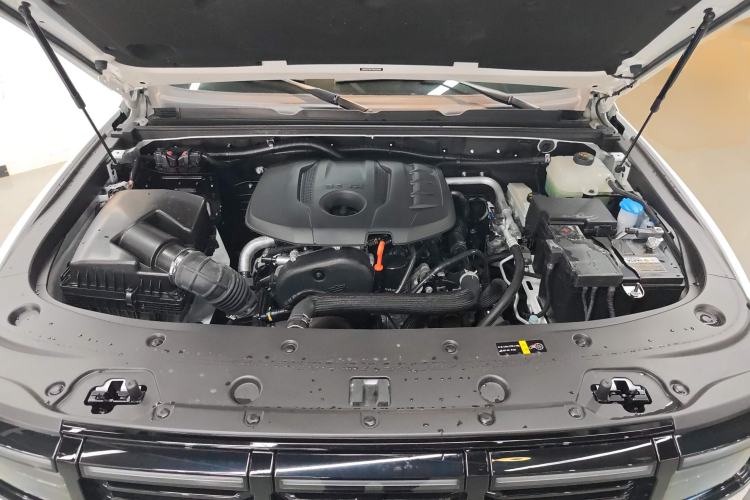 Used BAIC Off-Road BJ40 2024 2.0T All-New Urban Hunter Edition Ultimate Version Engine Bay