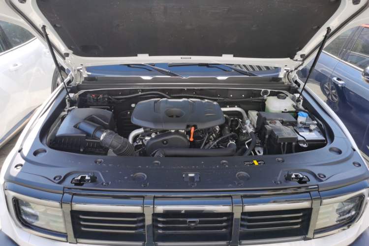 Used BAIC Off-Road BJ40 2024 2.0T All-New Urban Hunter Edition Ultimate Version Engine Bay