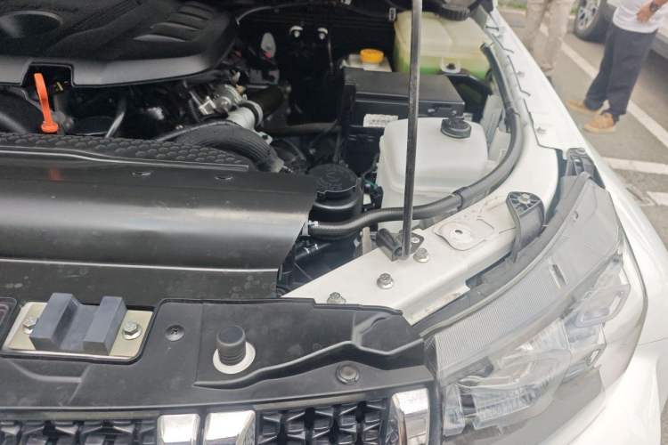 Used BAIC Off-Road BJ40 2024 2.0T Urban Hunter Honor Edition Engine Bay Left