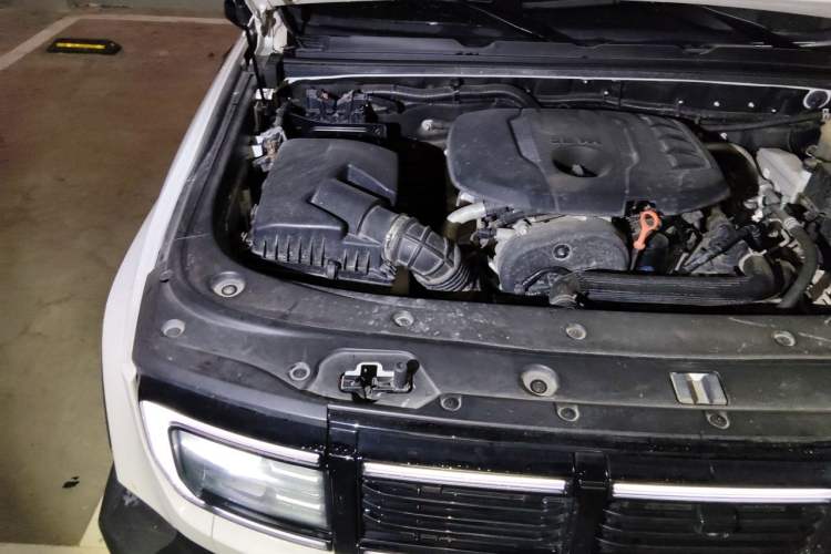 Used BAIC Off-Road BJ40 2024 2.0T All-New Urban Hunter Edition Ultimate Version Engine Bay Right
