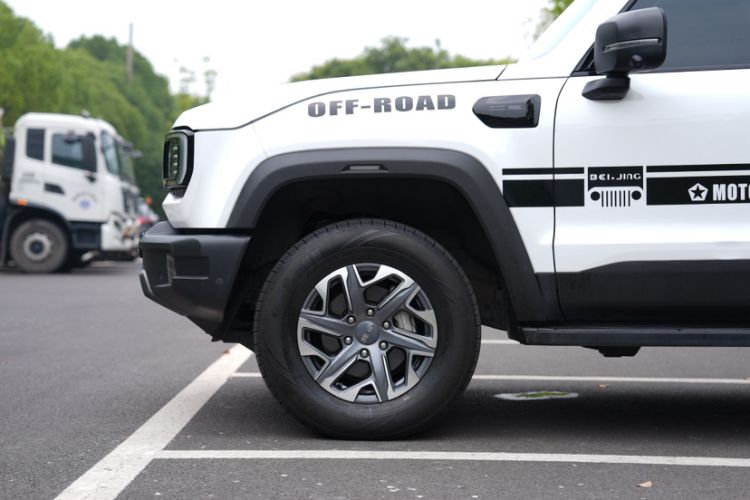 Used BAIC Off-Road BJ40 2024 2.0T All-New Urban Hunter Edition Chivalrous Style Exterior 2