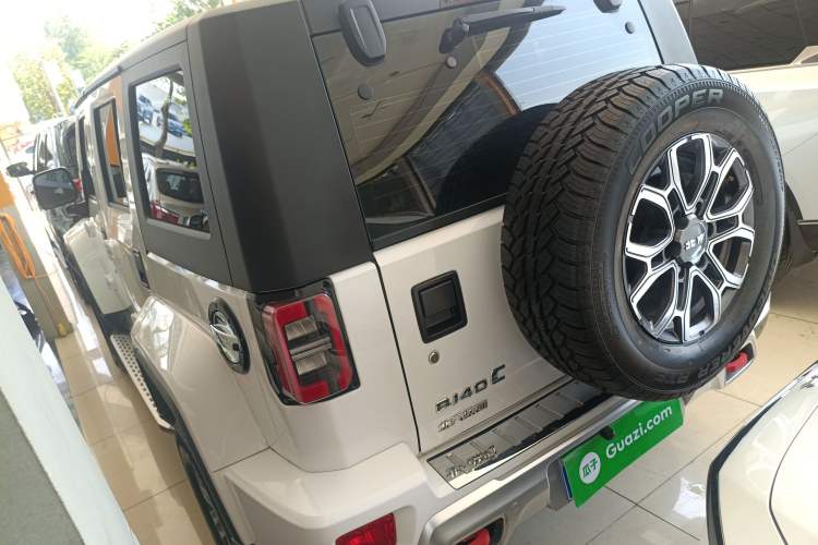 Used BAIC Off-Road BJ40 2024 2.0T Urban Hunter Honor Edition Exterior 2