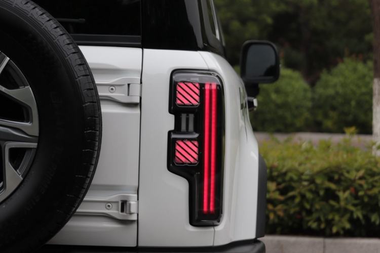 Used BAIC Off-Road BJ40 2024 2.0T All-New Urban Hunter Edition Chivalrous Style Exterior 3