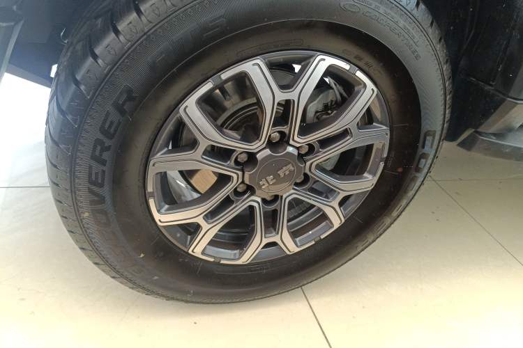 Used BAIC Off-Road BJ40 2024 2.0T Urban Hunter Honor Edition Exterior 4
