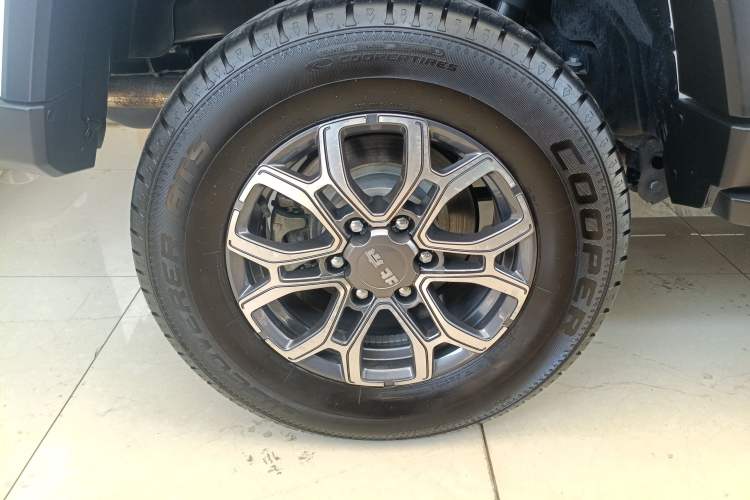 Used BAIC Off-Road BJ40 2024 2.0T Urban Hunter Honor Edition Exterior 5