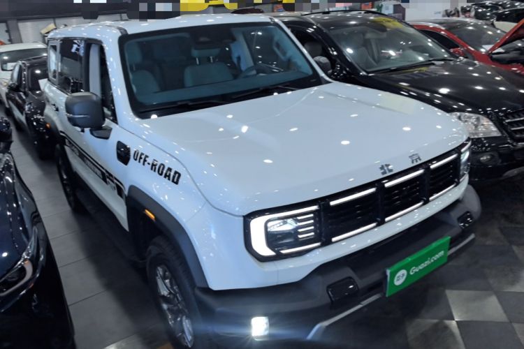 Used BAIC Off-Road BJ40 2024 2.0T All-New Urban Hunter Edition Chivalrous Style Front Right 45 Deg