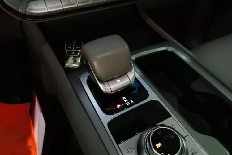 Used BAIC Off-Road BJ40 2024 2.0T All-New Urban Hunter Edition Chivalrous Style Gear Lever