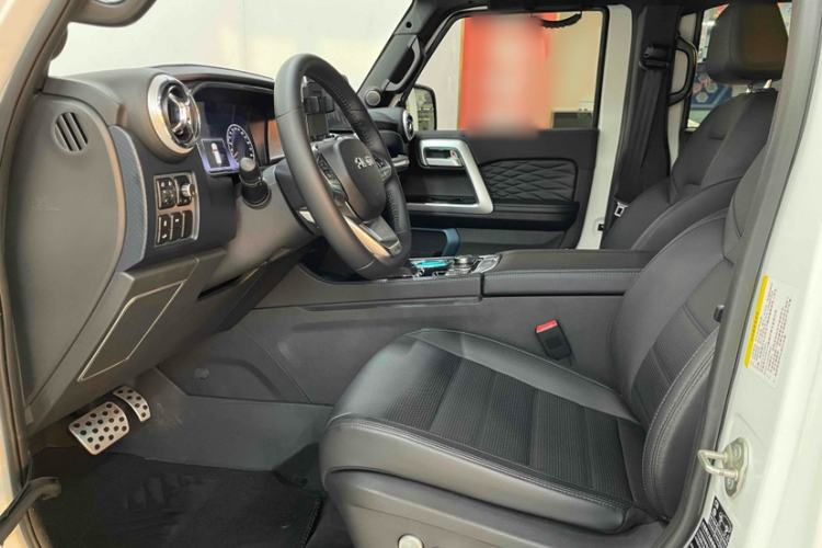 Used BAIC Off-Road BJ40 2024 2.0D Blade Hero Glory Edition Interior 3