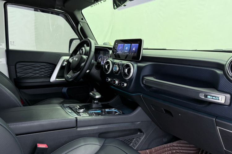 Used BAIC Off-Road BJ40 2024 2.0T Urban Hunter Honor Edition Interior 6