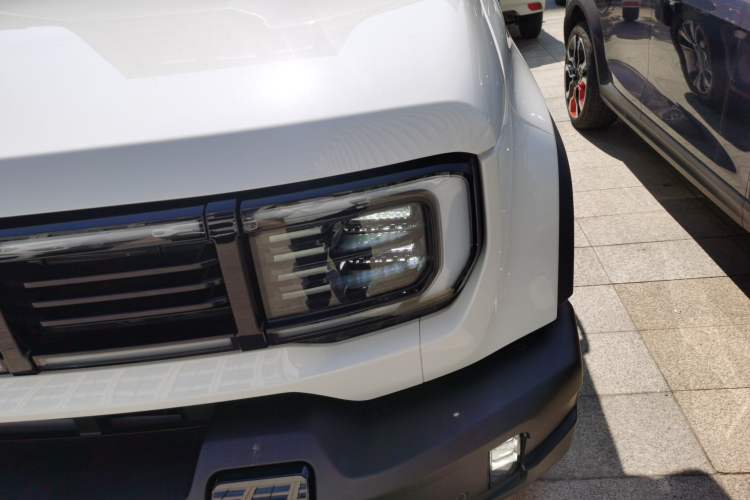 Used BAIC Off-Road BJ40 2024 2.0T All-New Urban Hunter Edition Ultimate Version Left Front Headlight