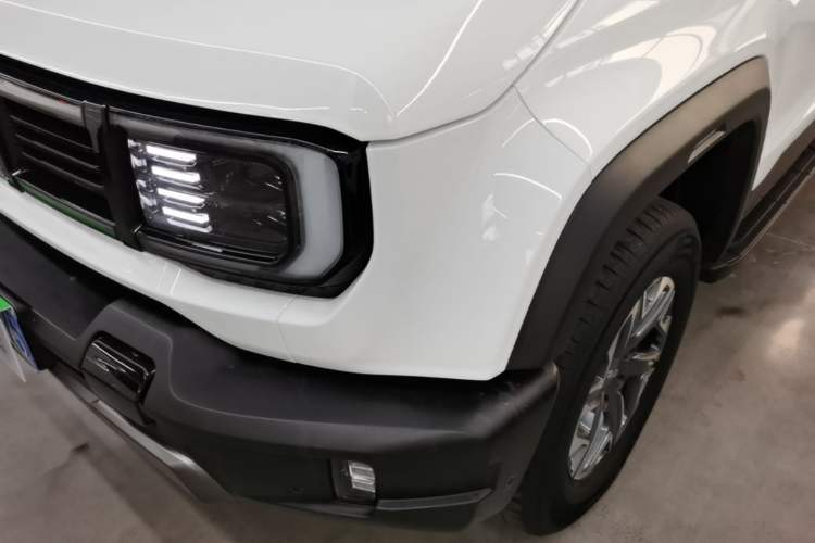 Used BAIC Off-Road BJ40 2024 2.0T All-New Urban Hunter Edition Chivalrous Style Left Front Headlight