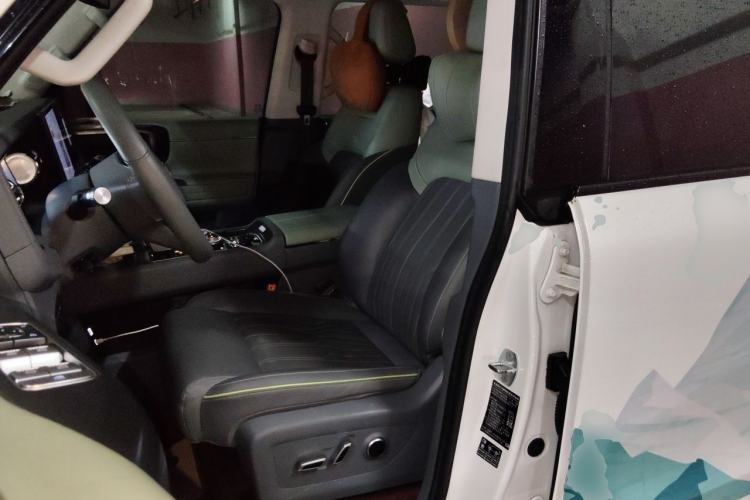 Used BAIC Off-Road BJ40 2024 2.0T All-New Urban Hunter Edition Ultimate Version Left Front Seat