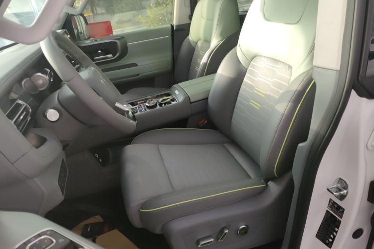 Used BAIC Off-Road BJ40 2024 2.0D All-New Blade Hero Crosser Left Front Seat