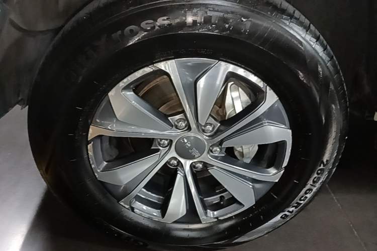 Used BAIC Off-Road BJ40 2024 2.0T All-New Urban Hunter Edition Ultimate Version Left Front Wheel Hub