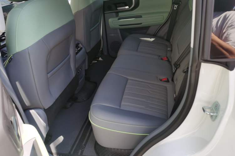 Used BAIC Off-Road BJ40 2024 2.0T All-New Urban Hunter Edition Ultimate Version Left Rear Seat