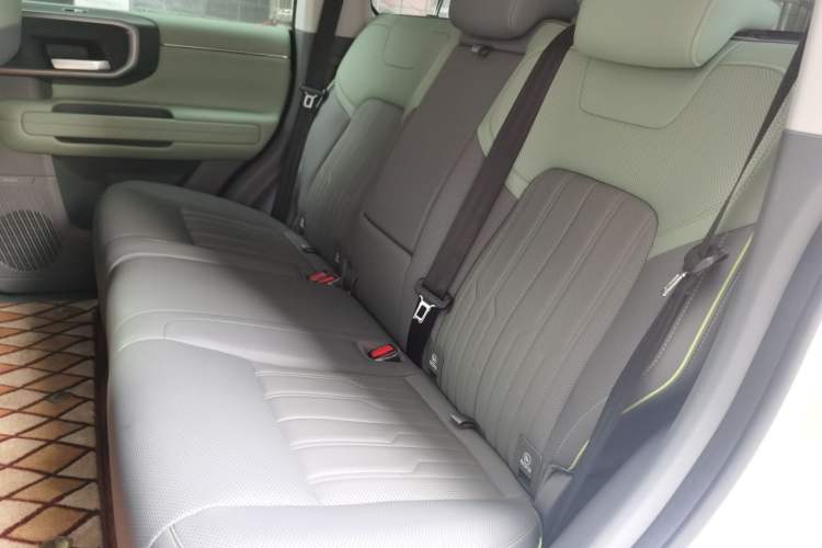 Used BAIC Off-Road BJ40 2024 2.0T All-New Urban Hunter Edition Ultimate Version Left Rear Seat
