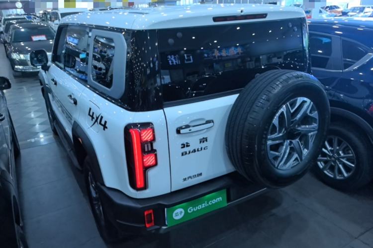 Used BAIC Off-Road BJ40 2024 2.0T All-New Urban Hunter Edition Chivalrous Style Rear Left 45 Deg
