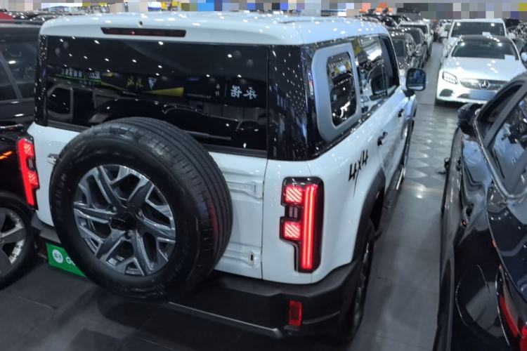 Used BAIC Off-Road BJ40 2024 2.0T All-New Urban Hunter Edition Chivalrous Style Rear Right 45 Deg