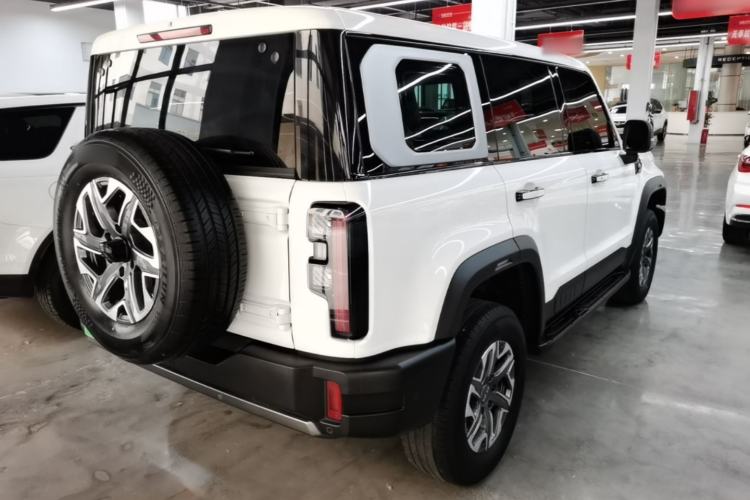 Used BAIC Off-Road BJ40 2024 2.0T All-New Urban Hunter Edition Chivalrous Style Rear Right 45 Deg