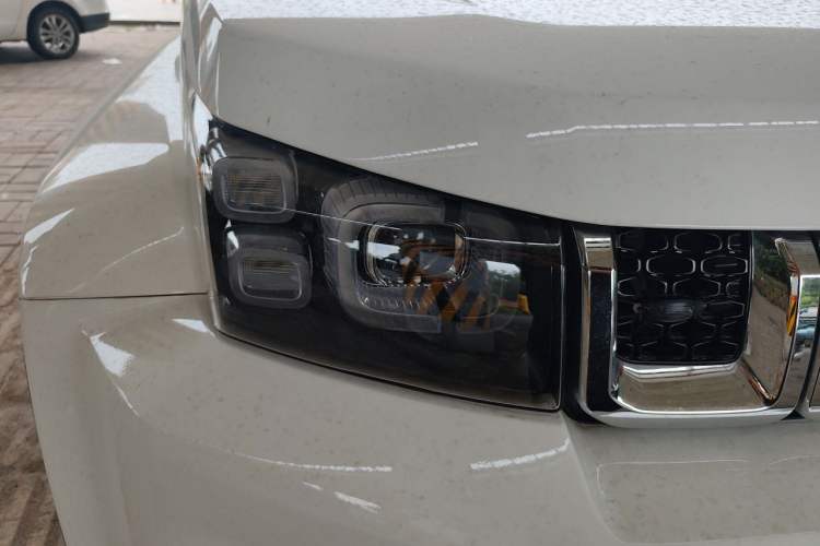 Used BAIC Off-Road BJ40 2024 2.0T Urban Hunter Honor Edition Right Front Headlight