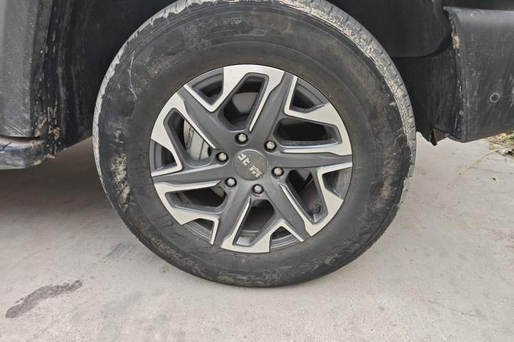 Used BAIC Off-Road BJ40 2024 2.0T All-New Urban Hunter Edition Chivalrous Style Right Front Wheel Hub