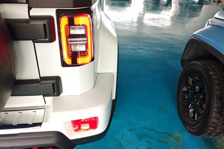 Used BAIC Off-Road BJ40 2024 2.0D Blade Hero Glory Edition Right Rear Taillight