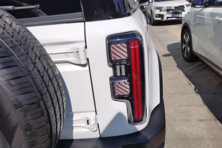 Used BAIC Off-Road BJ40 2024 2.0T All-New Urban Hunter Edition Ultimate Version Right Rear Taillight