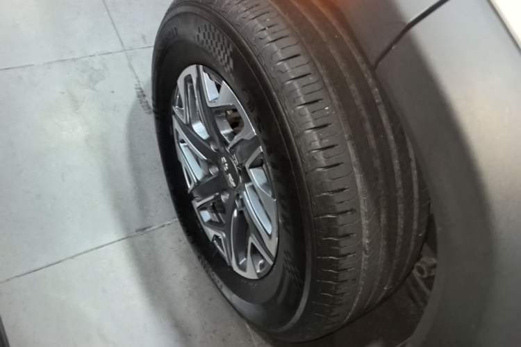 Used BAIC Off-Road BJ40 2024 2.0T All-New Urban Hunter Edition Chivalrous Style Right Rear Wheel Hub