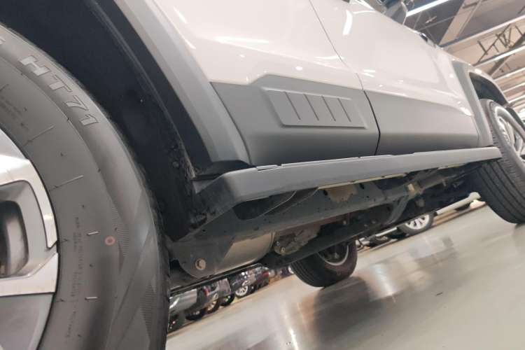 Used BAIC Off-Road BJ40 2024 2.0T All-New Urban Hunter Edition Ultimate Version Right Side Sill