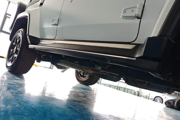 Used BAIC Off-Road BJ40 2024 2.0D Blade Hero Glory Edition Right Side Sill