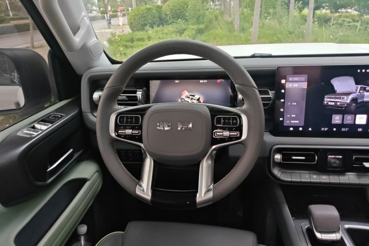 Used BAIC Off-Road BJ40 2024 2.0T All-New Urban Hunter Edition Chivalrous Style Steering Wheel