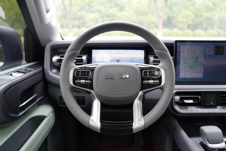 Used BAIC Off-Road BJ40 2024 2.0T All-New Urban Hunter Edition Chivalrous Style Steering Wheel