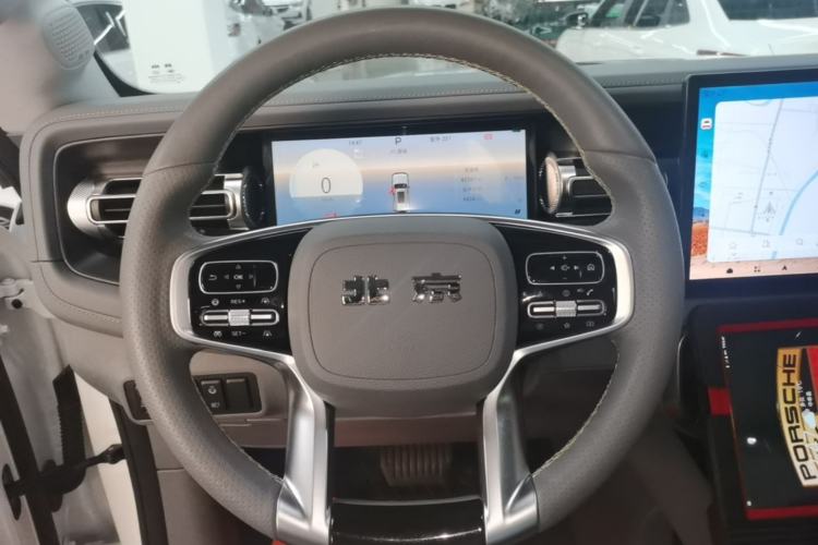 Used BAIC Off-Road BJ40 2024 2.0T All-New Urban Hunter Edition Chivalrous Style Steering Wheel