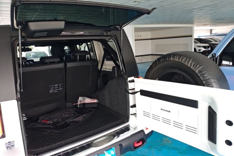 Used BAIC Off-Road BJ40 2024 2.0D Blade Hero Glory Edition Trunk