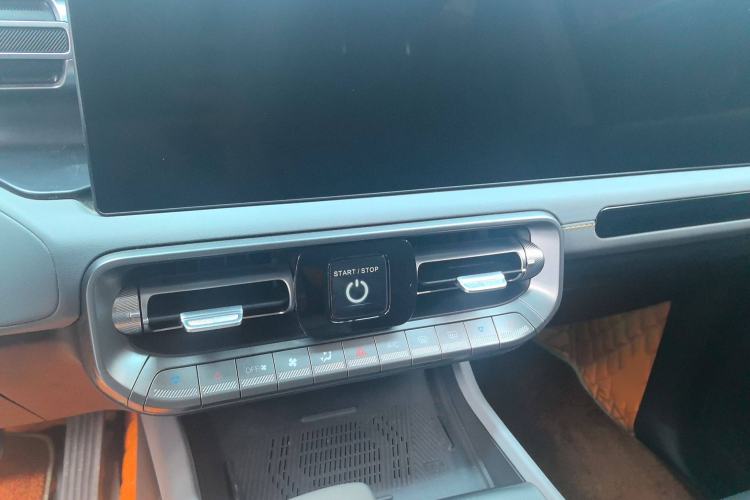 Used BAIC Off-Road BJ40 2024 2.0T All-New Urban Hunter Edition Ultimate Version Audio And AC Panel