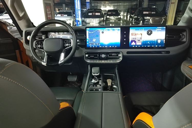 Used BAIC Off-Road BJ40 2024 2.0T All-New Urban Hunter Edition Chivalrous Style Center Console
